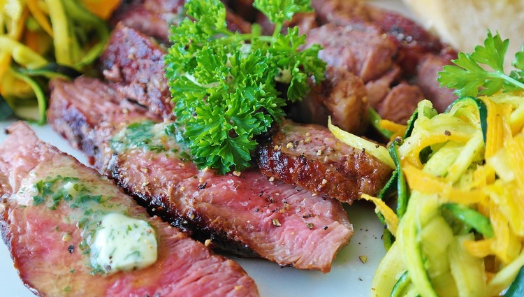 Marinated Beef Strips with Garlic Butter and Zucchini - Beef Recipe