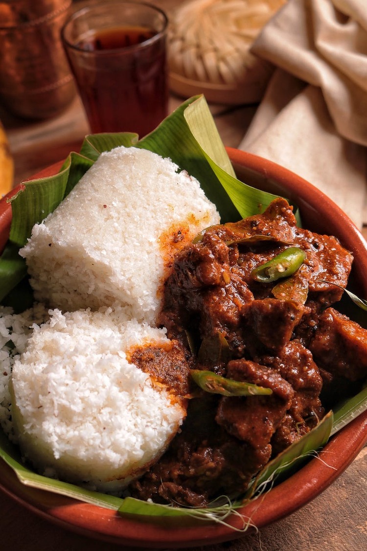 Beef Puttu with Rice and Banana Leaves